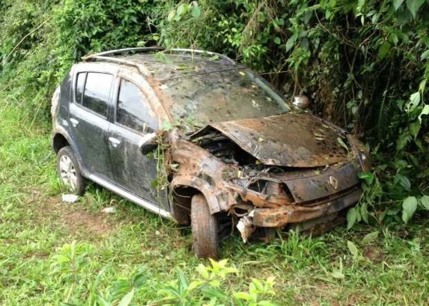 Ao perder controle da direção motorista sai da pista na SC-446