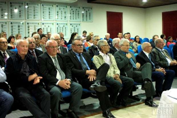 Câmara de Vereadores homenageia idosos e ex-vereadores
