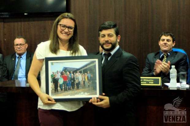 Câmara de Vereadores homenageia idosos e ex-vereadores