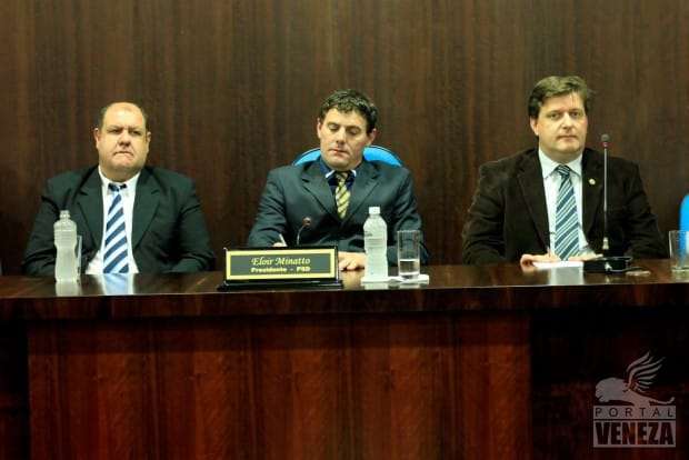 Câmara de Vereadores homenageia idosos e ex-vereadores
