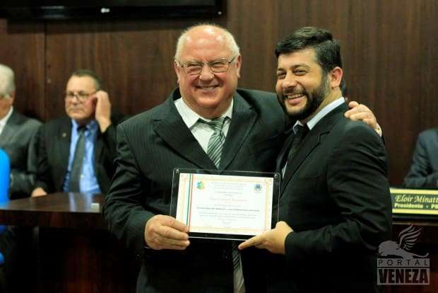 Câmara de Vereadores homenageia idosos e ex-vereadores