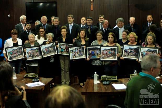 Câmara de Vereadores homenageia idosos e ex-vereadores 1 Câmara de Vereadores homenageia idosos e ex-vereadores