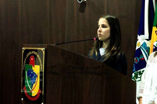 Alunos lotam Câmara de Vereadores contra fechamento de turmas