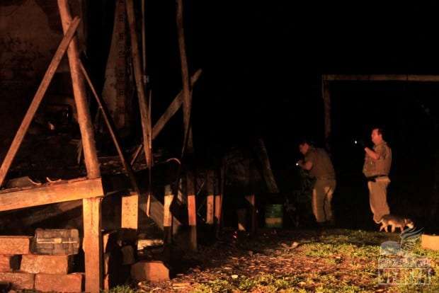 Homem é suspeito de atear fogo na própria casa em Rio Cedro Alto