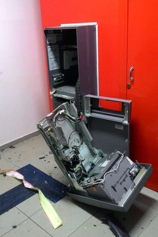 Caixa eletrônico do Bradesco sofre nova tentativa de assalto 3 Caixa eletrônico do Bradesco sofre nova tentativa de assalto