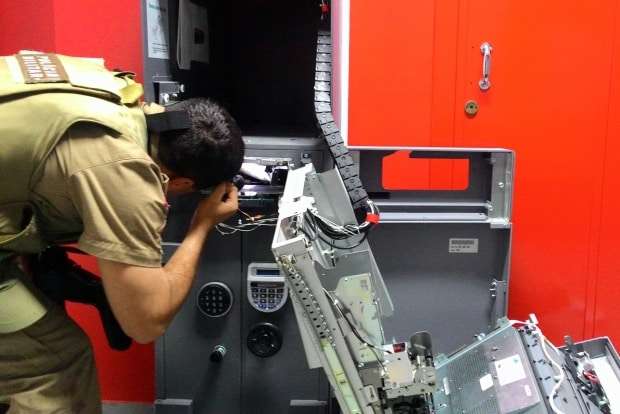 Caixa eletrônico do Bradesco sofre nova tentativa de assalto 1 Caixa eletrônico do Bradesco sofre nova tentativa de assalto