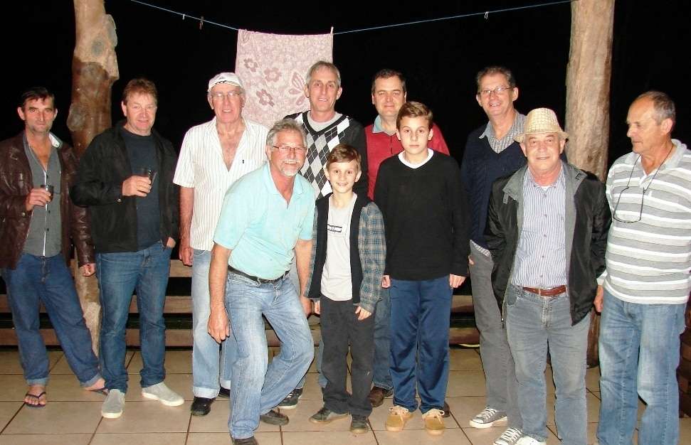 Marcelo Branco: Em breve o nosso amigo Aroldo Ghislandi vai reunir os amigos para um churrasco em seu belo sítio 4 Na quarta-feira o encontro é no sítio de Vitório Mazzuco nas margens da Via Centenaria próxima às casas de pedra. Essa galera bate ponto no local.