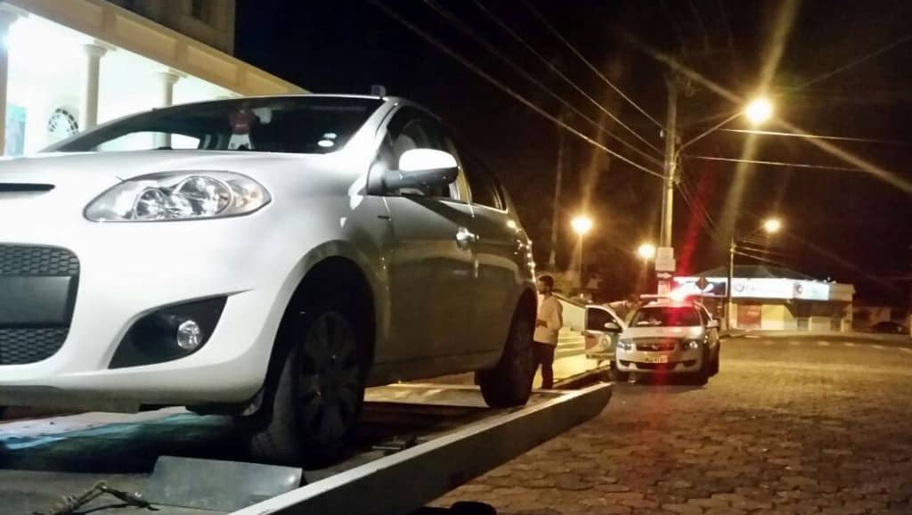 Condutor foge de blitz, é perseguido e abordado no São Bento Baixo