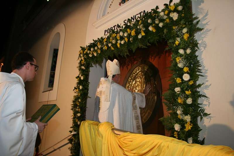 Porta Santa é aberta também na Catedral São José 1 Porta Santa é aberta também na Catedral São José