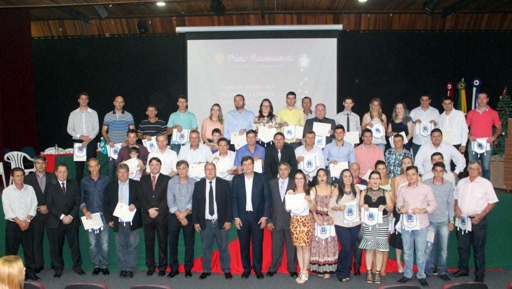 Empreendedores recebem Prêmio Reconhecimento 1 Empreendedores recebem Prêmio Reconhecimento