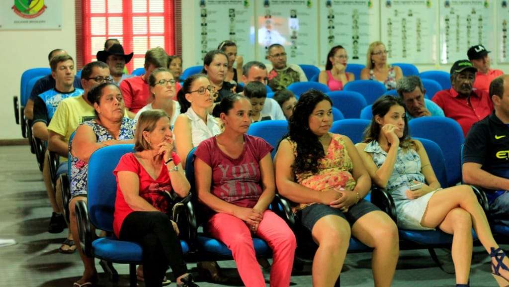 Após pressão de moradores projeto que regulariza terrenos é aprovado na Câmara 1 Após pressão de moradores projeto que regulariza terrenos é aprovado na Câmara