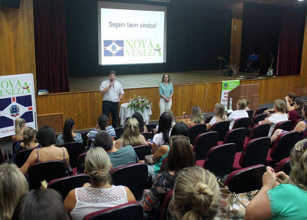 Professores recebem formação continuada em Nova Veneza 1 Professores recebem formação continuada em Nova Veneza