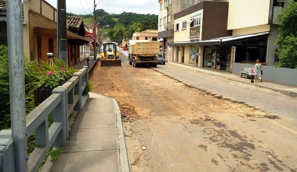 Marcelo Branco: Há uma máxima nos meios políticos que diz: “Poder não se entrega, se perde...” 4  Vai iniciar a segunda etapa das obras da rua central da cidade e a ponte será fechada.