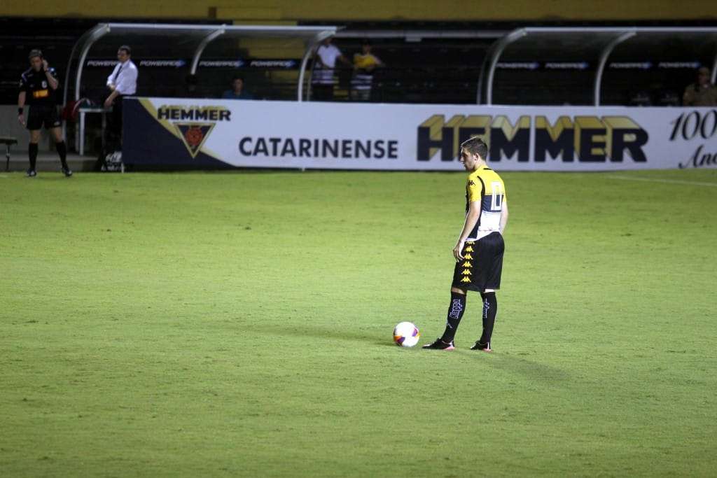 Afastado do time principal, Vitor Michels é novamente emprestado ao Inter de Lages