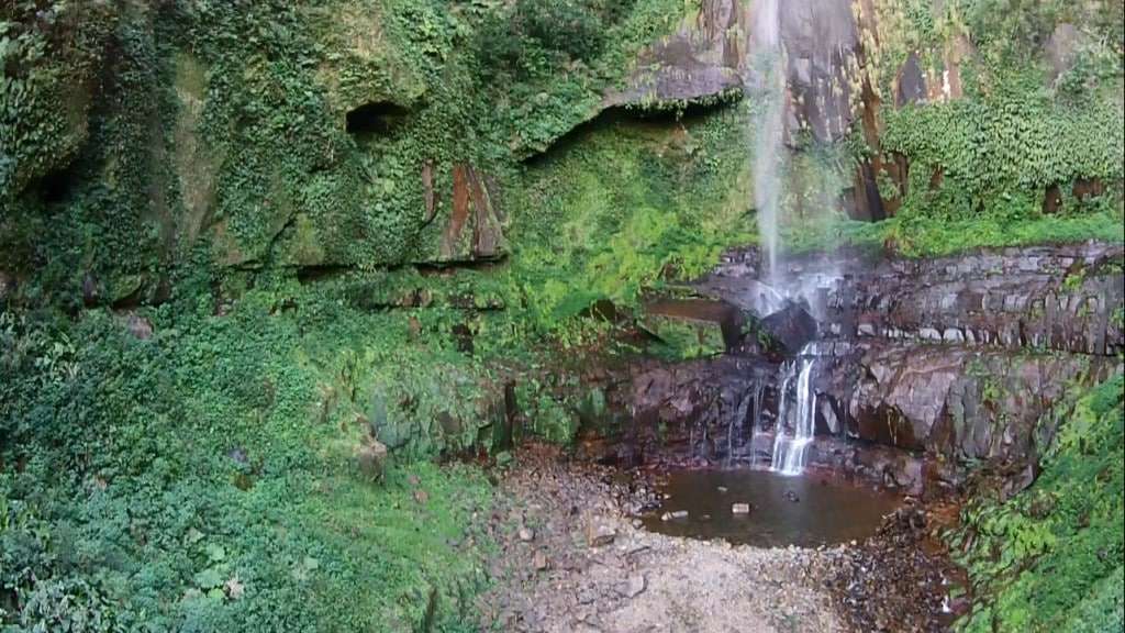 Conheça a cachoeira das Bromélias em Nova Veneza