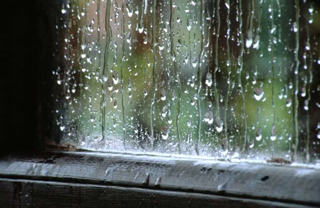 Mudança brusca de tempo em SC: chuva, frio e vento sul intenso