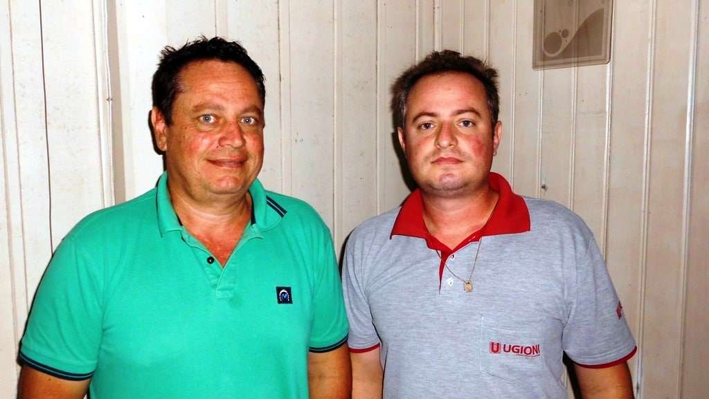 Nesta sexta-feira tem a feijoada do Metrô no salão de festas do Bairro Bortolotto 3 O jovem Ricardo “Cadi” Ugioni (PSD), suplente de vereador,  é o presidente do PSD. Ele é filho do ex-vereador Mário Ugioni, neto de Líbero Ugioni que também foi vereador e sobrinho do atual vereador Valmor Ugioni (PSDB). “Cadi” comanda o PSD e faz política de maneira simples porque ela não é complicada para quem é do ramo. Ele tem a política no sangue e é aglutinador. Na foto com o seu irmão Dudu.