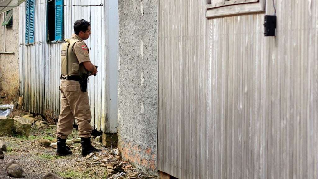 Ex-companheiro é acusado de tentar matar mulher com 12 facadas 1 Ex-companheiro é acusado de tentar matar mulher com 12 facadas