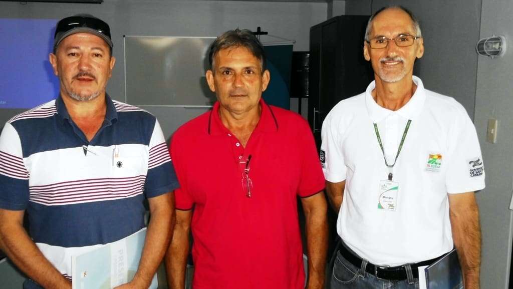 O prefeito Evandro Gava vem concluindo várias obras, e outras estão em andamento 5 Rogério Bardini, presidente da Cotil, de Turvo, Sérgio Marini, presidente da Adisi e Acid, e o engenheiro agrônomo Donato Lucietti. Marini assume a presidência do comitê da Bacia do Rio Araranguá nesta quinta-feira às 14 horas, na sede da EPAGRI, no Bairro Barranca em Araranguá.