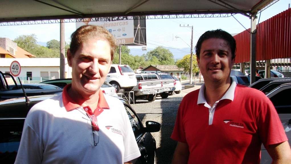 Nesta sexta-feira tem a feijoada do Metrô no salão de festas do Bairro Bortolotto 4 Se quer trocar de carro passe na Veneza Multimarcas e fale com Cesar Pasetto e Gustavo Rovaris.