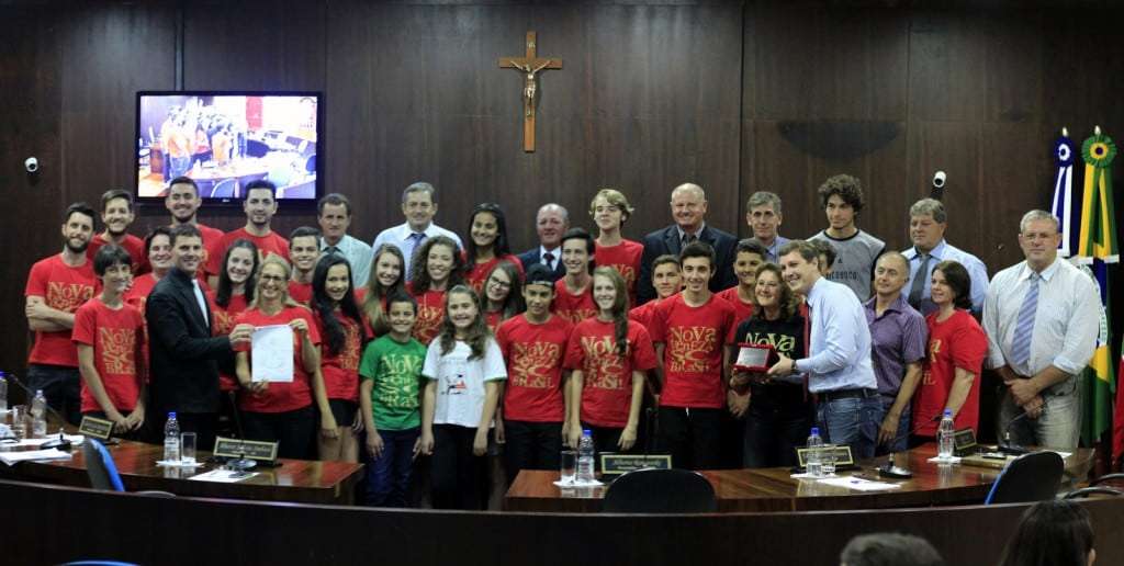 Grupo Folclórico recebe homenagem pelos 25 anos