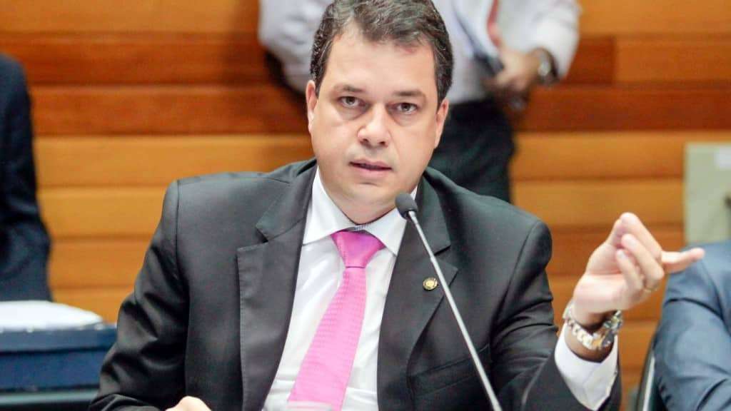Deputado Rodrigo Minotto defende redução da máquina pública