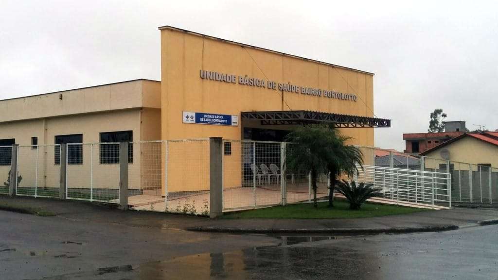 Após provocação homem acerta outro com enxada no Bairro Bortolotto 1 Após provocação homem acerta outro com enxada no Bairro Bortolotto