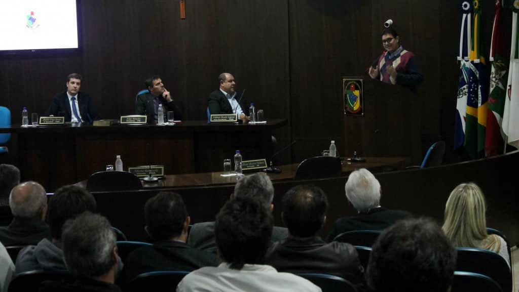 Plano Diretor é debatido em Audiência Pública 1 Plano Diretor é debatido em Audiência Pública