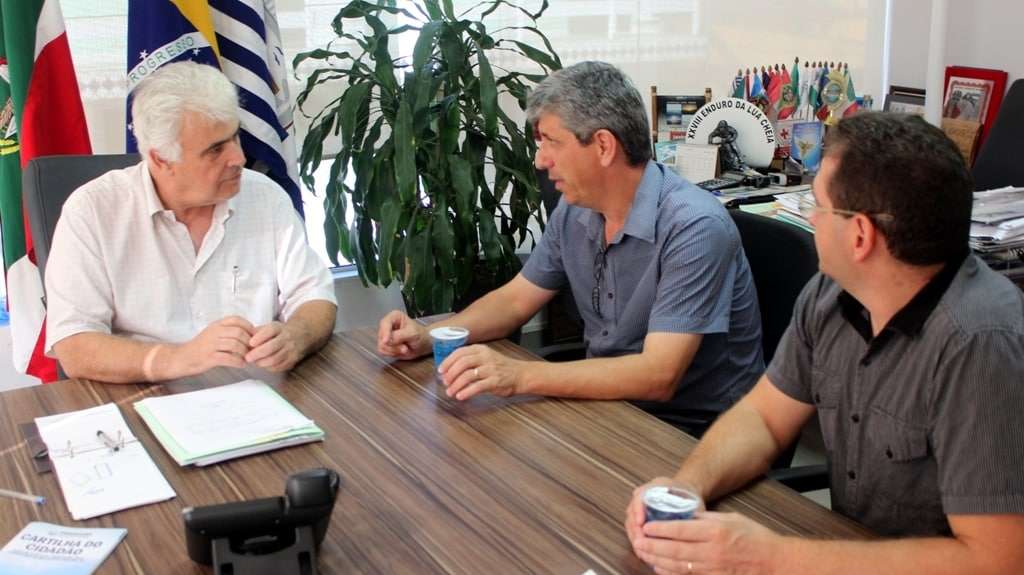 Presidentes da Amrec e Amesc discutem Serra da Rocinha 1 Presidentes da Amrec e Amesc discutem Serra da Rocinha