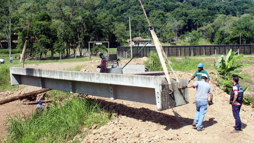 Rio Cedro Alto ganha ponte de concreto 1 Rio Cedro Alto ganha ponte de concreto