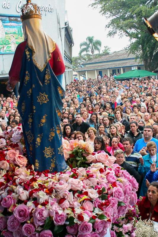 Romaria reúne mais de 60 mil fiéis em Caravaggio