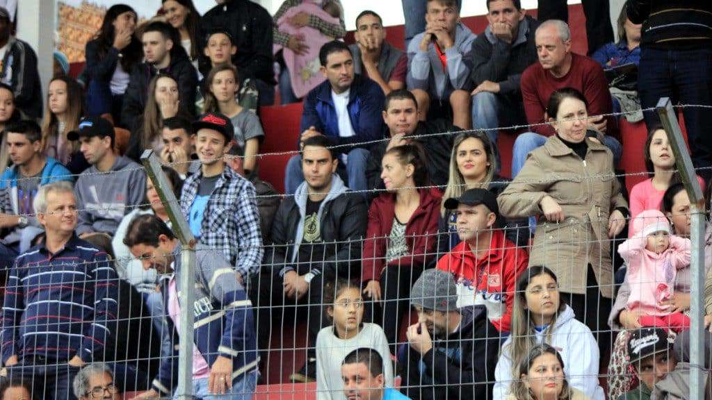Metropolitano e Caravaggio empatam no primeiro jogo da final