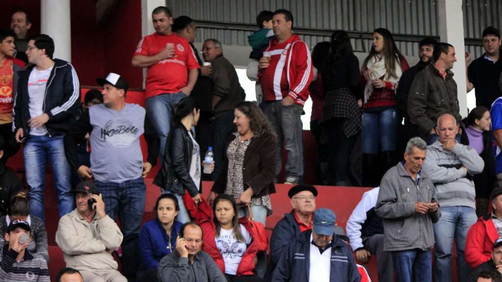 Metropolitano e Caravaggio empatam no primeiro jogo da final