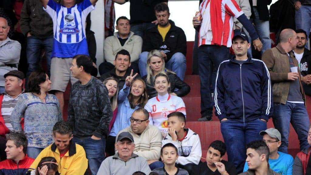 Metropolitano e Caravaggio empatam no primeiro jogo da final