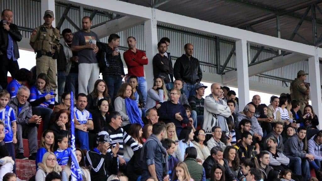 Metropolitano e Caravaggio empatam no primeiro jogo da final