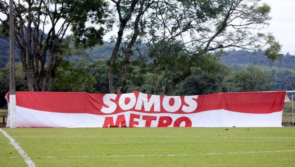 Metropolitano e Caravaggio empatam no primeiro jogo da final