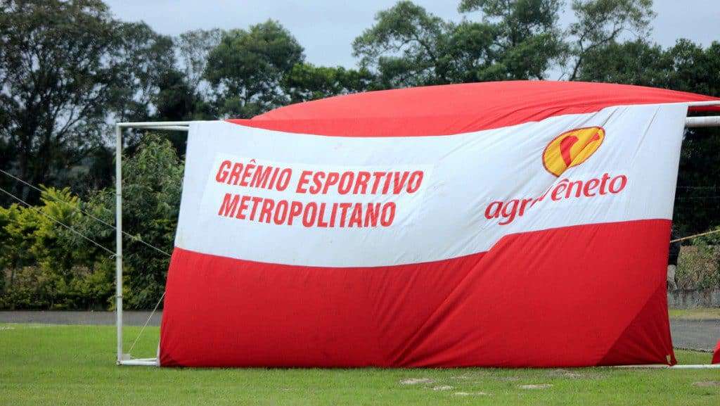 Metropolitano e Caravaggio empatam no primeiro jogo da final