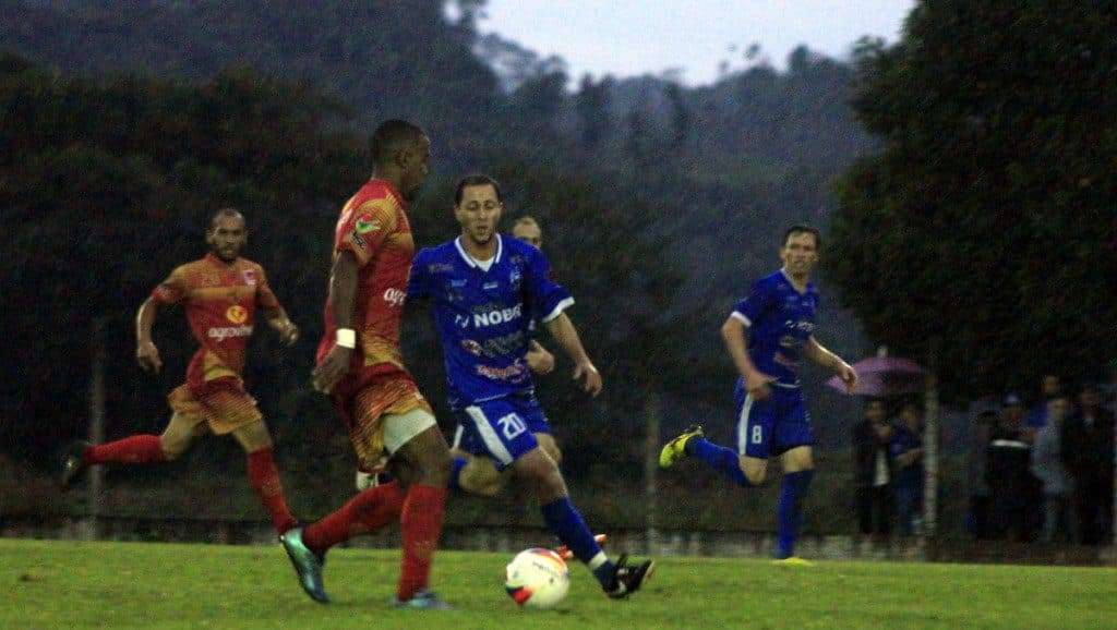 Metropolitano e Caravaggio empatam no primeiro jogo da final