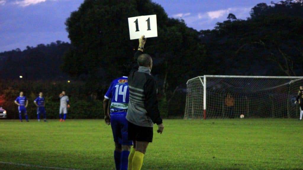 Metropolitano e Caravaggio empatam no primeiro jogo da final