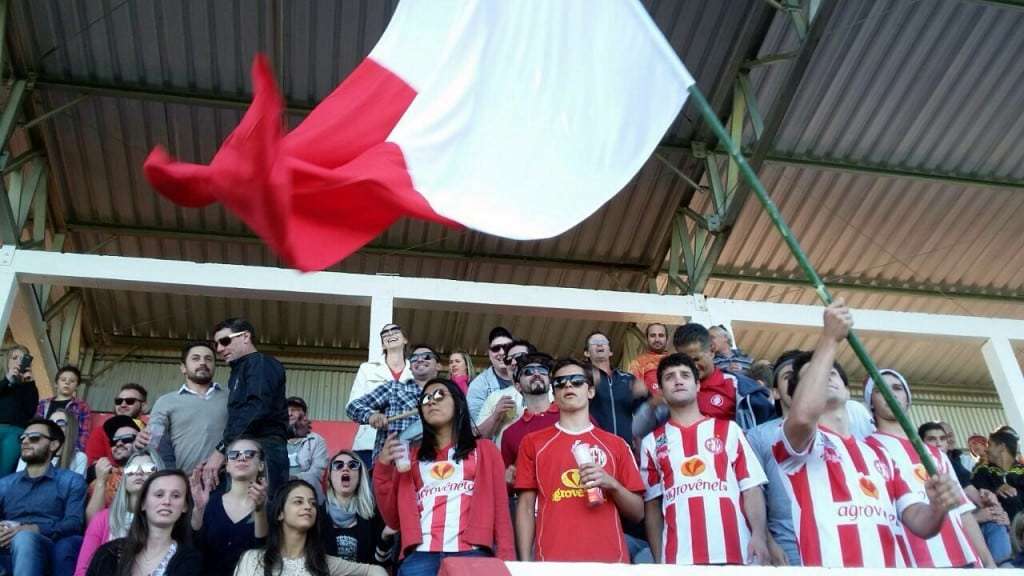 Metropolitano goleia por 5 a 1 e encaminha vaga para final da Copa Sul