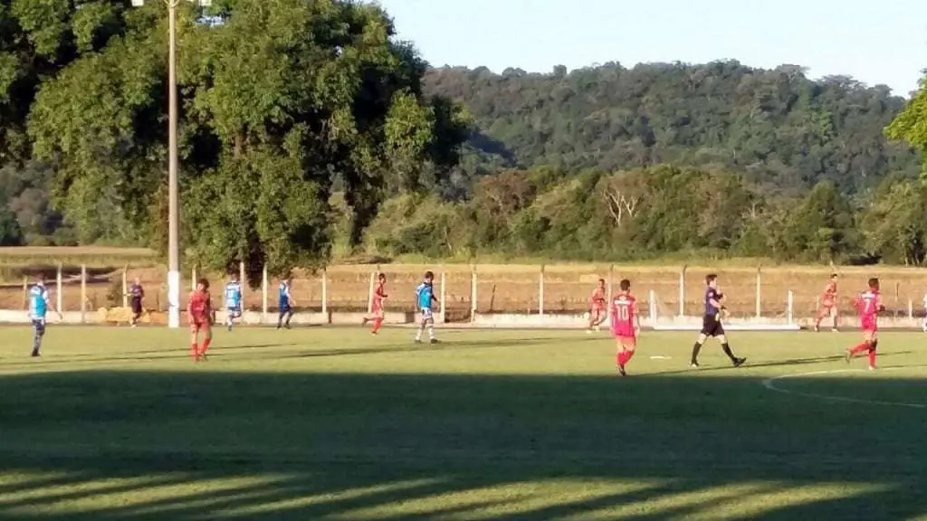 Metropolitano goleia por 5 a 1 e encaminha vaga para final da Copa Sul