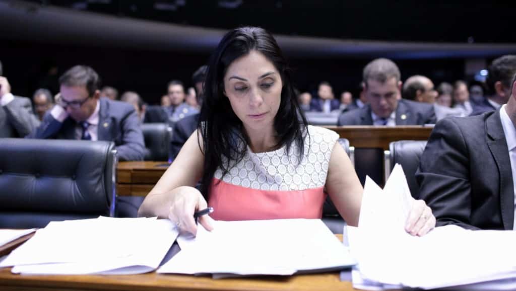 Geovania de Sá busca assinaturas para apresentar PEC que muda foro privilegiado 1 Geovania de Sá busca assinaturas para apresentar PEC que muda foro privilegiado