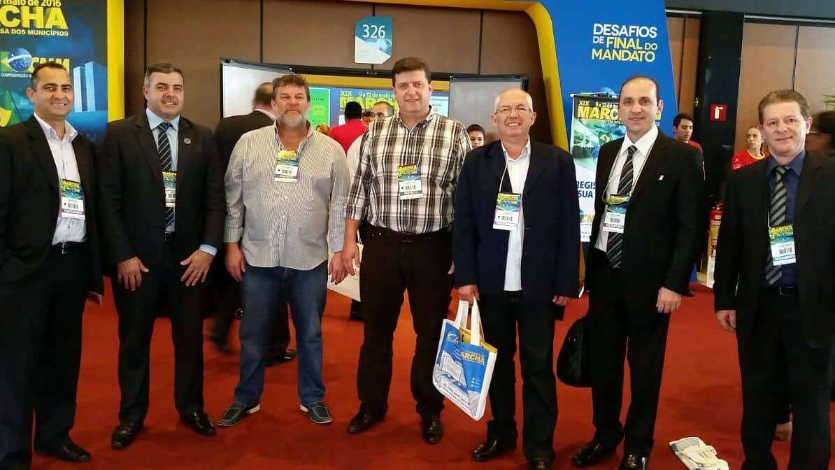 Prefeitos da AMREC avaliam primeiro dia da XIX Marcha a Brasília