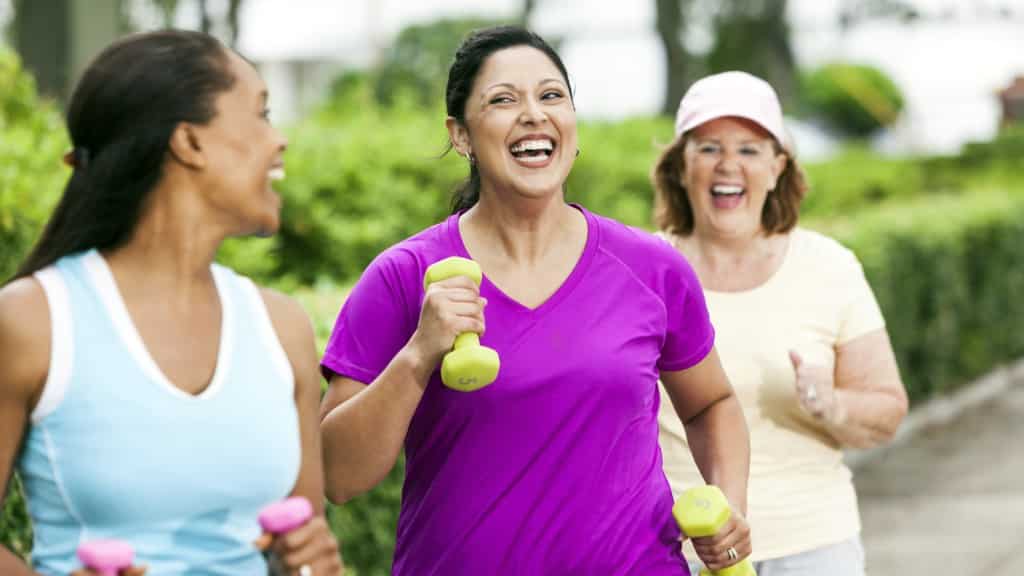 Exercícios físicos são aliados na diminuição dos sintomas da menopausa 1 Exercícios físicos são aliados na diminuição dos sintomas da menopausa