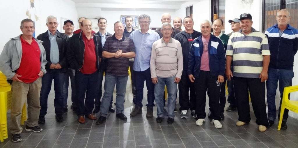 Coopera forma Núcleos Educativos nas Comunidades 1 Coopera forma Núcleos Educativos nas Comunidades