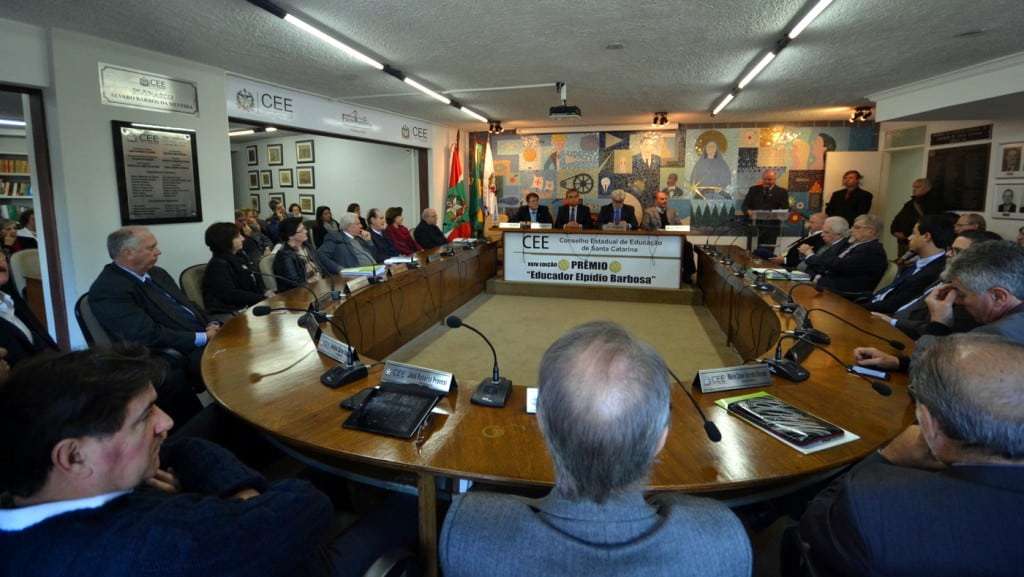 Reitor da Unesc é reconduzido como conselheiro titular do CEE 1 Reitor da Unesc é reconduzido como conselheiro titular do CEE