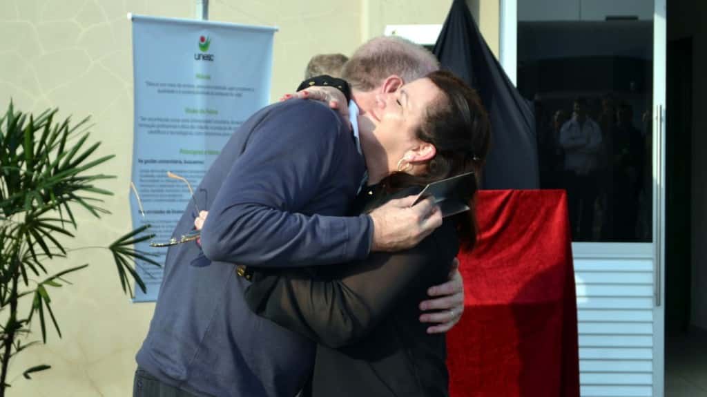 Professores e funcionários recebem homenagem por dedicação à Unesc 2 Professores e funcionários recebem homenagem por dedicação à Unesc