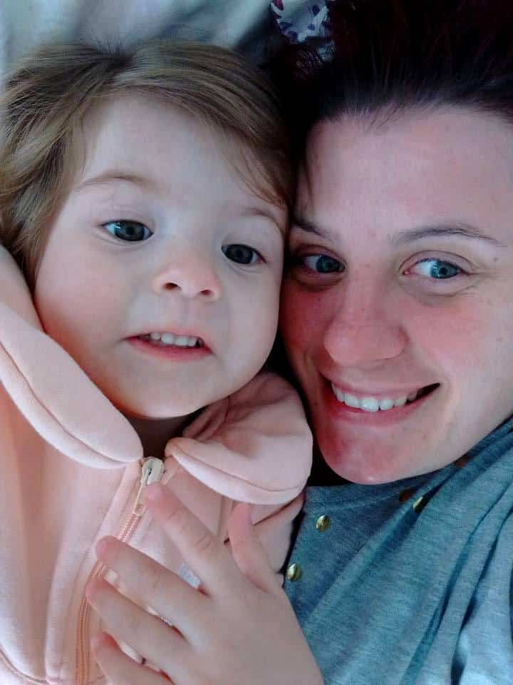 Agora é a vez da Festa de São João Batista, já neste final de semana, em São Bento Baixo 2 Fabiola Ghisleri Ronchi e sua pequena Valentina!