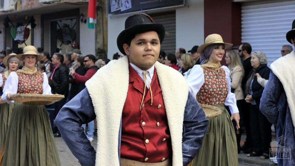 Veja as fotos do desfile das Famílias 2016
