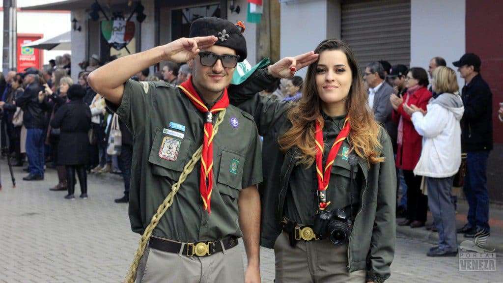 Veja as fotos do desfile das Famílias 2016